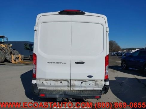 Used 2022 Ford Transit 250 Medium Roof AWD w/ Load Area Protection Package image 7