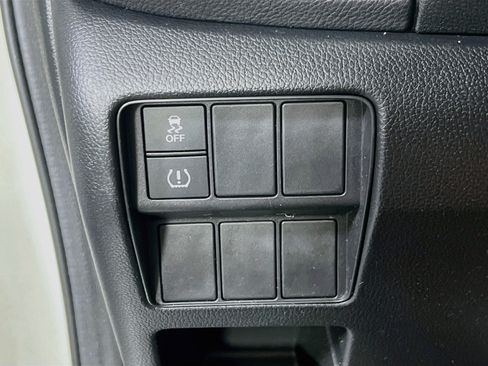 Used 2017 Honda CR-V LX image 10
