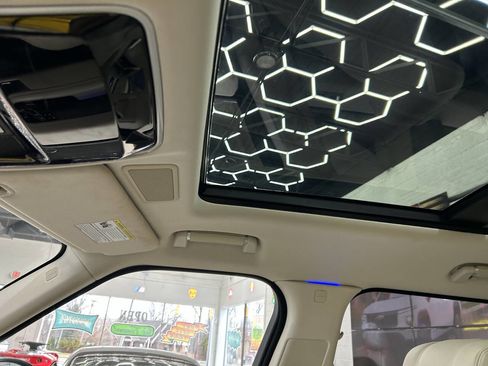 Used 2021 Land Rover Range Rover Westminster Edition image 17