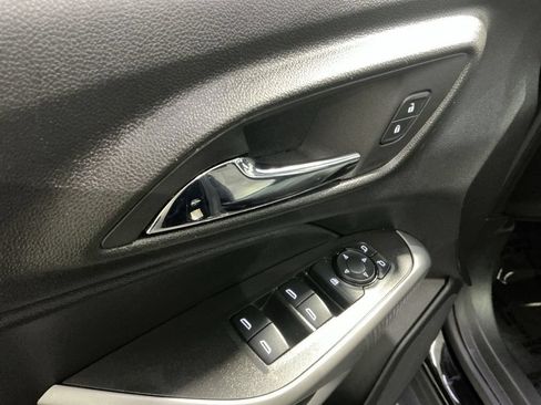 Used 2024 Chevrolet Trax LS w/ LS Convenience Package FWD image 16
