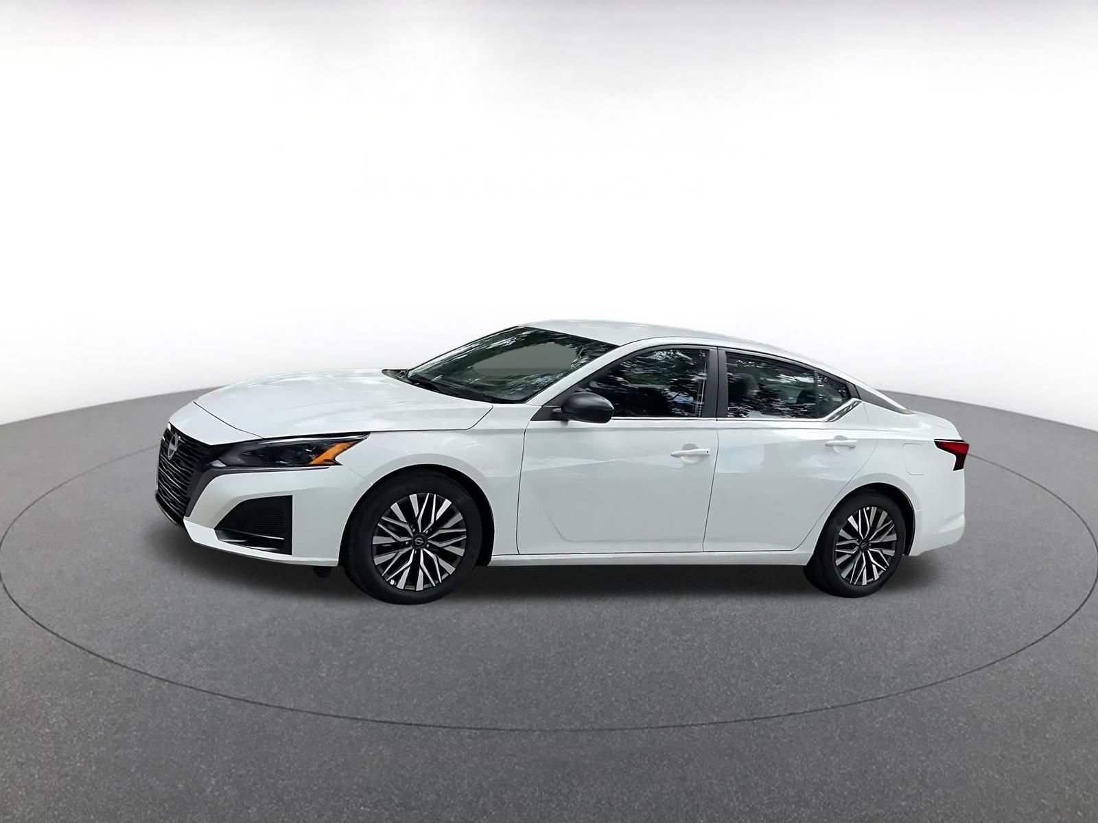 Used 2026 Nissan Altima 2.5 SV FWD image 7