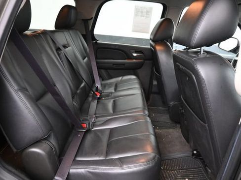 Used 2014 GMC Yukon SLT w/ SLT-2 Equipment Package AWD/4WD image 6