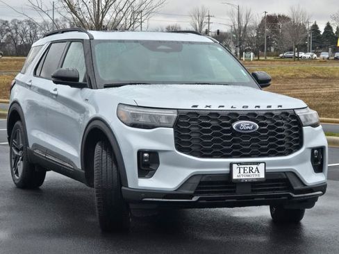 New 2026 Ford Explorer ST-Line w/ ST-Line Street Pack image 5