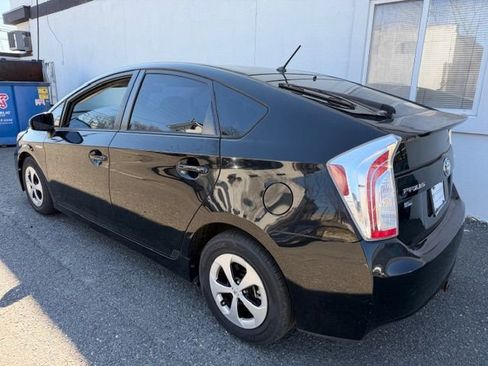 Used 2014 Toyota Prius Two image 2