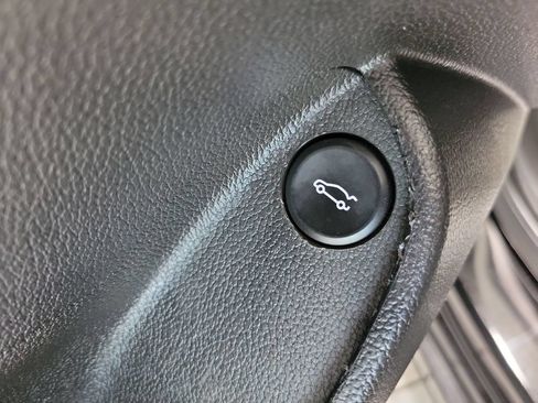 Used 2017 Chevrolet Cruze LT FWD image 31