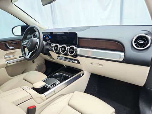 Used 2020 Mercedes-Benz GLB 250 4MATIC image 29