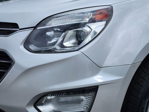 Used 2017 Chevrolet Equinox LT w/ Convenience Package image 8