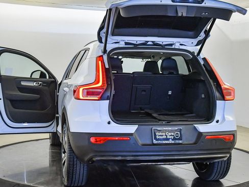 Certified 2025 Volvo XC40 B5 Plus w/ Climate Package image 30