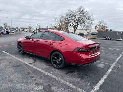 New 2025 Honda Accord SE image 5