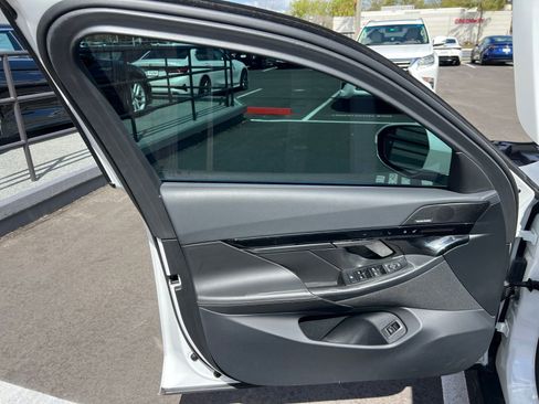 Used 2024 BMW 530i RWD image 26