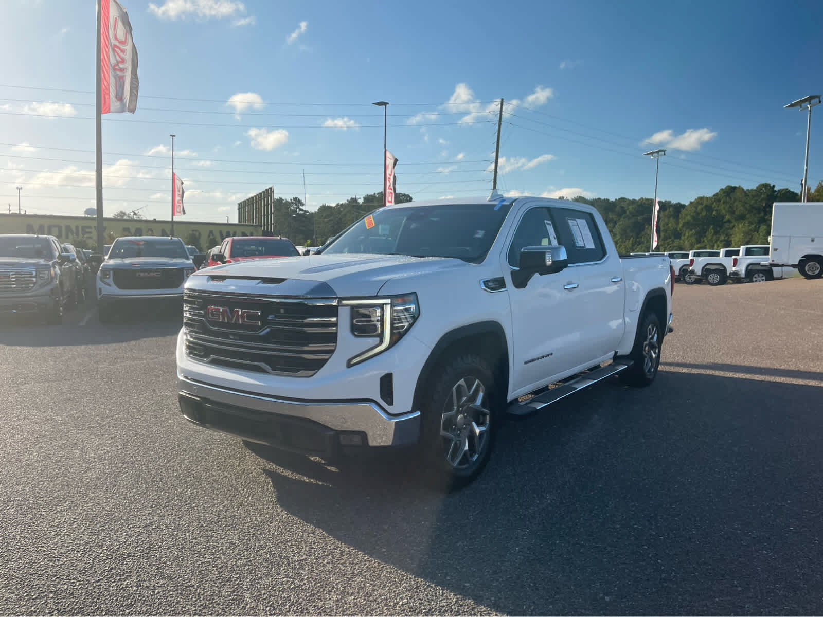Used 2022 GMC Sierra 1500 SLT w/ SLT Premium Plus Package AWD/4WD image 5