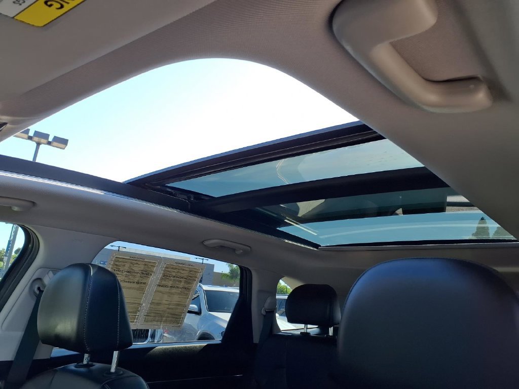 Certified 2023 Kia Sorento SX FWD image 21
