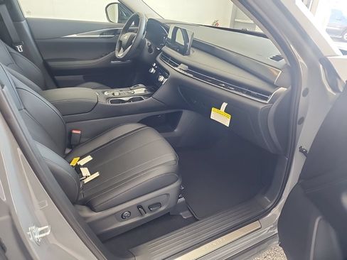 Certified 2026 INFINITI QX60 Luxe w/ Cargo Package AWD/4WD image 9