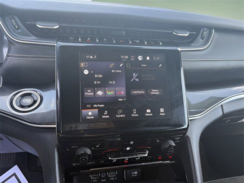 Used 2021 Jeep Grand Cherokee L Laredo image 18