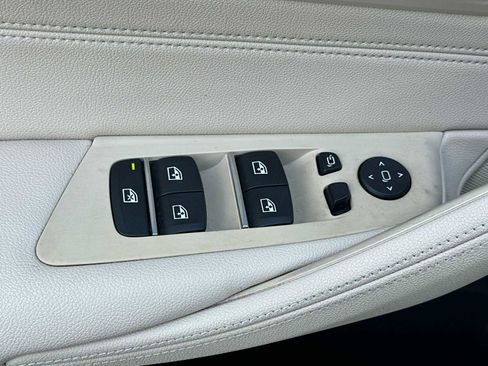 Used 2019 BMW 530i w/ Convenience Package image 14