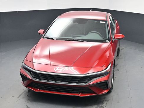 New 2026 Hyundai Elantra SE image 18