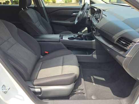 Certified 2026 Nissan Rogue SV FWD image 26