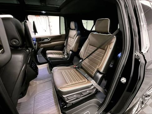 Used 2025 GMC Yukon XL Denali Ultimate AWD/4WD image 25