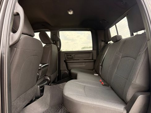 Used 2024 RAM 3500 Tradesman w/ Chrome Appearance Group AWD/4WD image 19