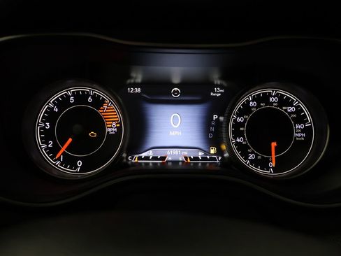 Used 2019 Jeep Cherokee Limited image 39