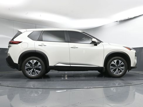 Certified 2023 Nissan Rogue SV image 26