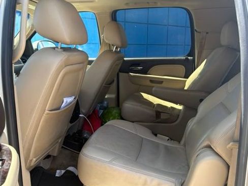 Used 2012 GMC Yukon XL Denali RWD image 8