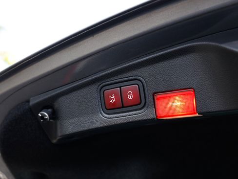 Used 2018 Mercedes-Benz C 300 Coupe image 48