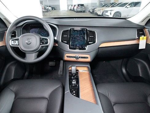 Certified 2025 Volvo XC90 B6 Plus w/ Protection Package Premier image 5