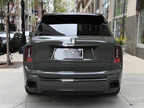 New 2025 Rolls-Royce Cullinan Black Badge image 5