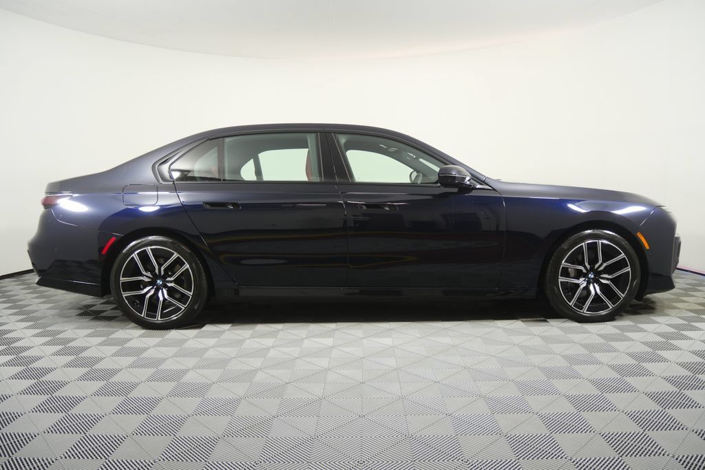 Certified 2026 BMW 740i RWD image 3