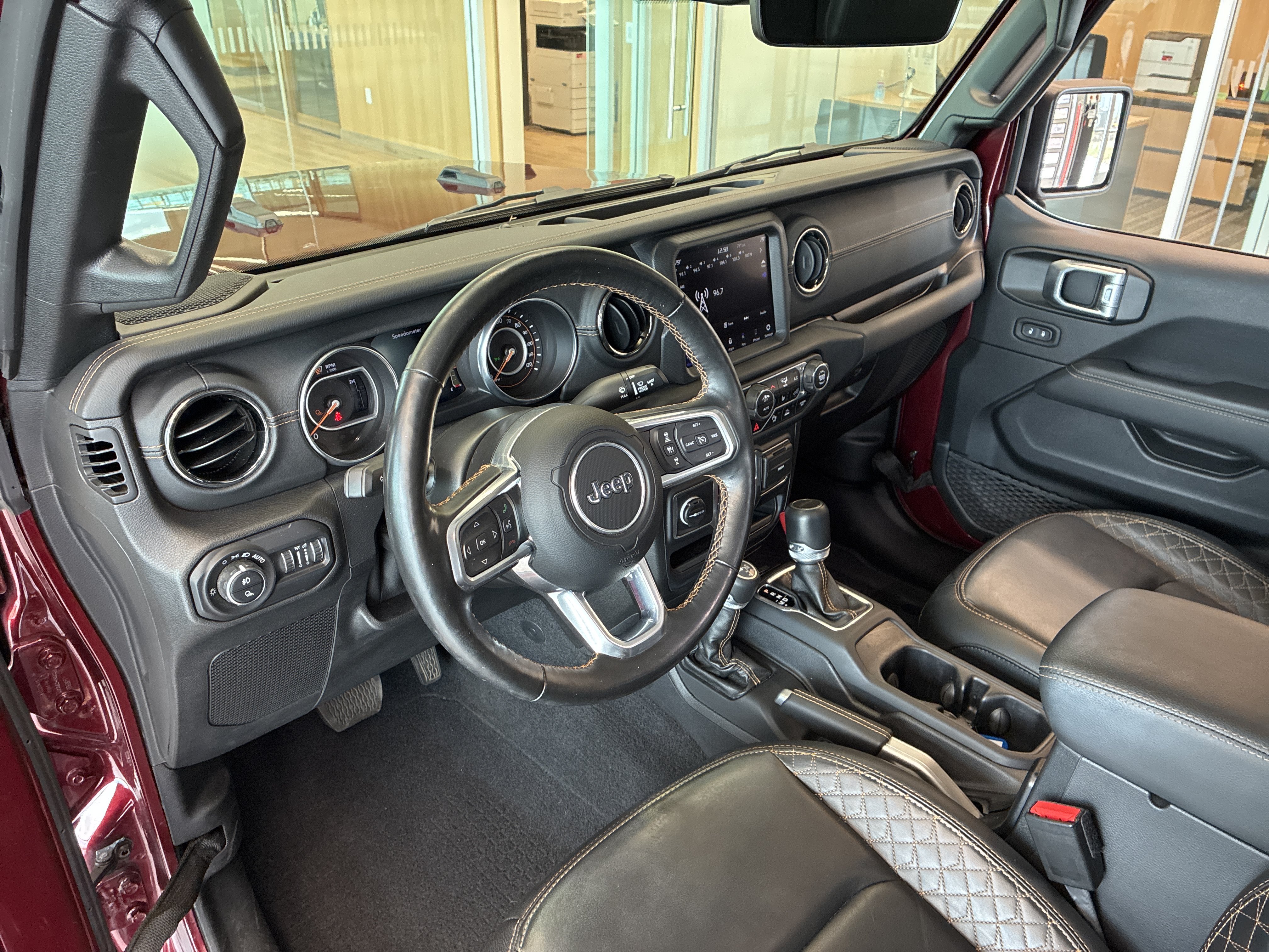 Used 2021 Jeep Gladiator Overland AWD/4WD image 19