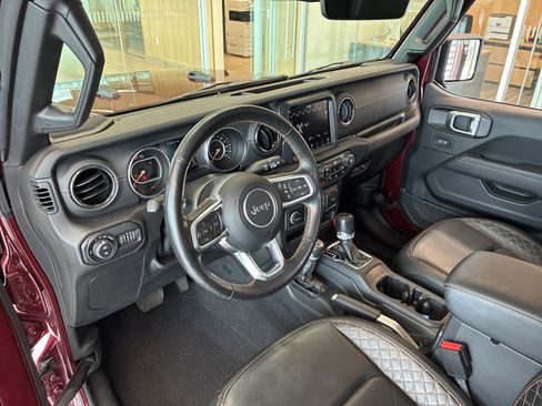 Used 2021 Jeep Gladiator Overland AWD/4WD image 19
