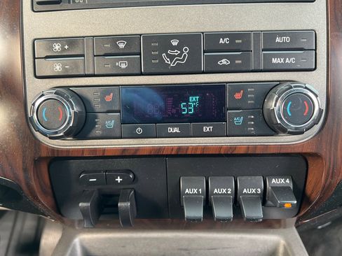 Used 2012 Ford F250 Lariat w/ Chrome Pkg image 28