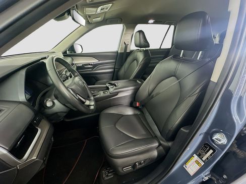 Used 2024 Toyota Grand Highlander FWD image 13
