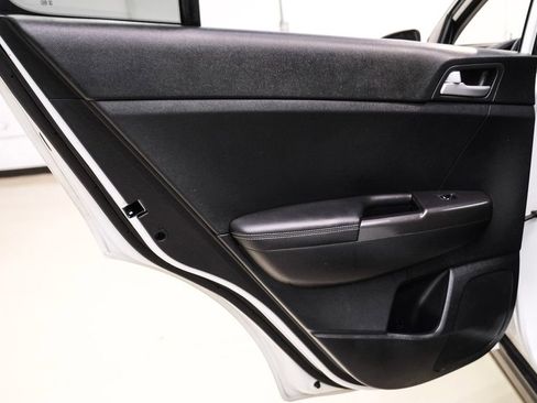 Used 2020 Kia Sportage LX image 45