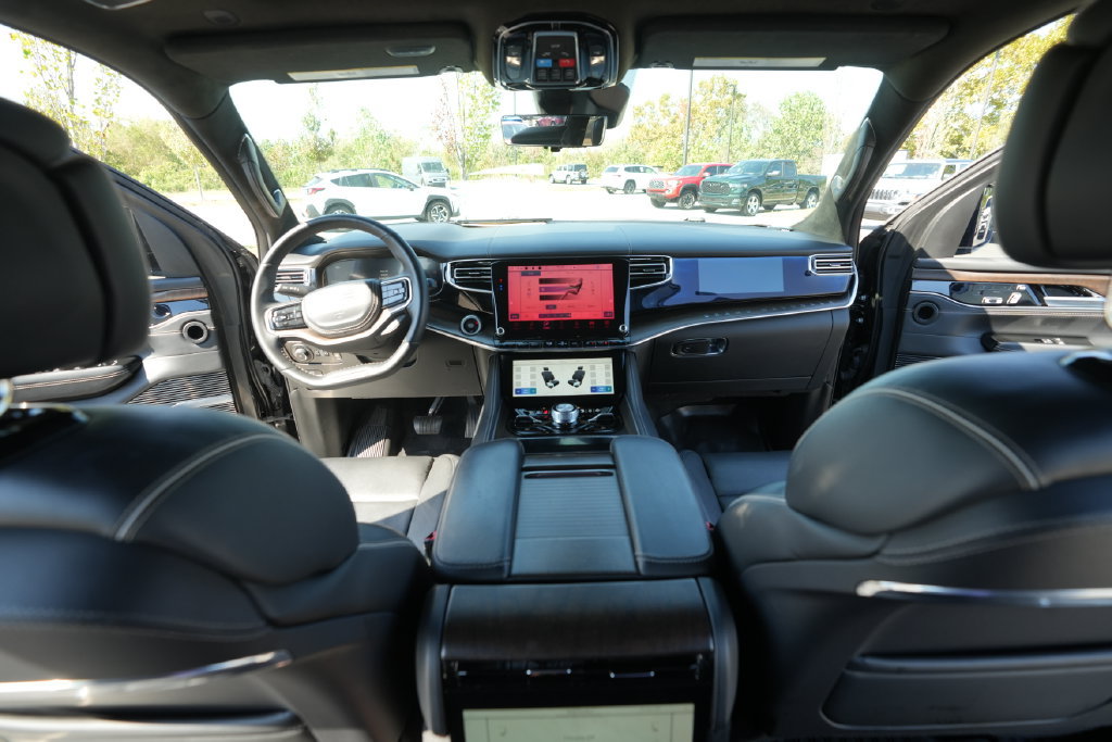 Used 2022 Jeep Grand Wagoneer Series II w/ Premium Group II AWD/4WD image 25