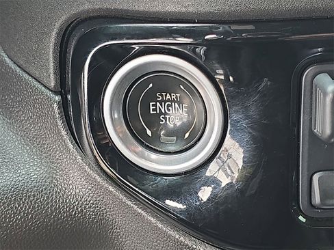 Used 2022 Chevrolet Silverado 1500 LT Trail Boss w/ Convenience Package II image 17