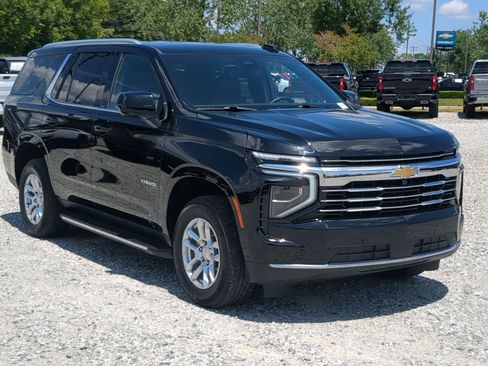 Used 2025 Chevrolet Tahoe LT RWD image 2