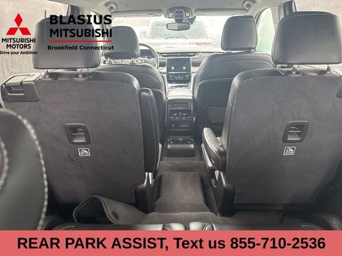 Used 2023 Jeep Grand Cherokee L Limited w/ Black Appearance Package image 11