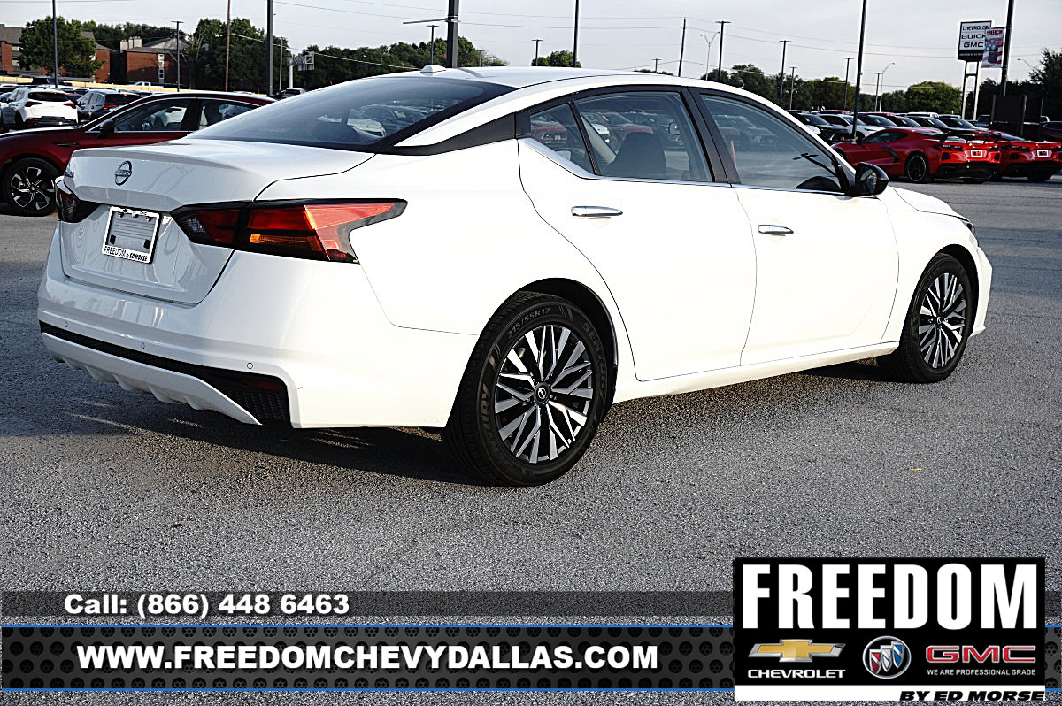 Used 2025 Nissan Altima 2.5 SV FWD image 37
