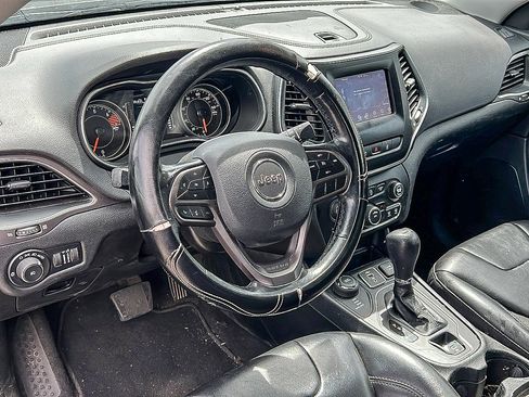 Used 2021 Jeep Cherokee Latitude Plus image 11