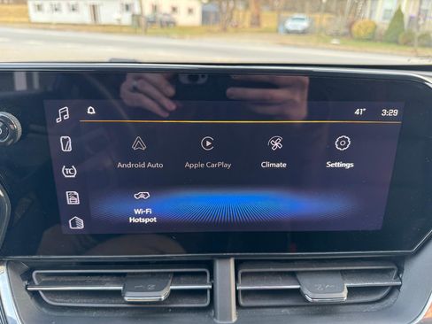 Used 2024 Chevrolet Trax RS w/ Driver Confidence Package image 29