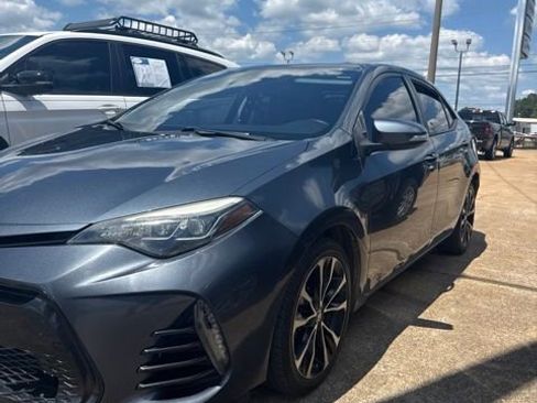 Used 2018 Toyota Corolla XSE FWD image 1