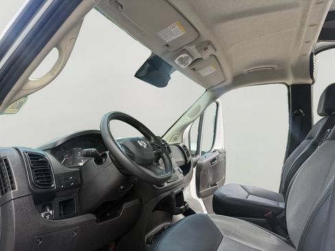 Used 2025 RAM ProMaster 2500 w/ Convenience Group FWD image 9