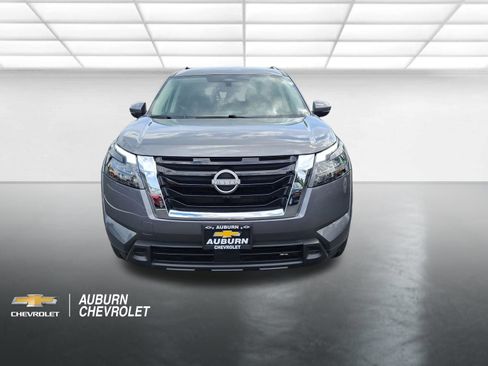 Used 2025 Nissan Pathfinder SV FWD image 8