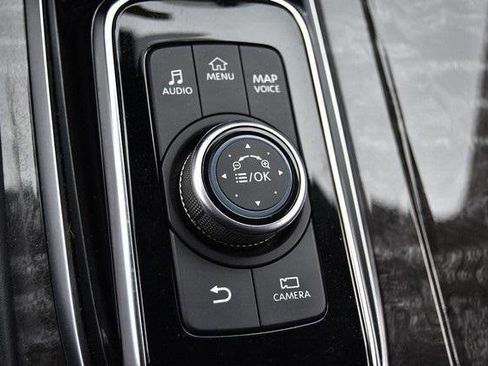 Used 2021 Nissan Armada Platinum image 22