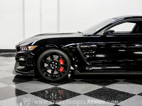 Used 2020 Ford Mustang Shelby GT350R w/ GT350R Equipment Group 920A RWD image 23