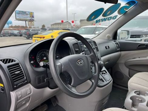 Used 2008 Kia Sedona w/ Convenience Pkg image 18