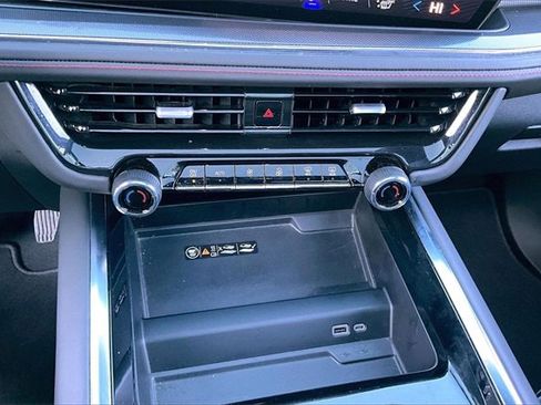 Used 2025 Chevrolet Suburban RST w/ RST Capability Package image 16