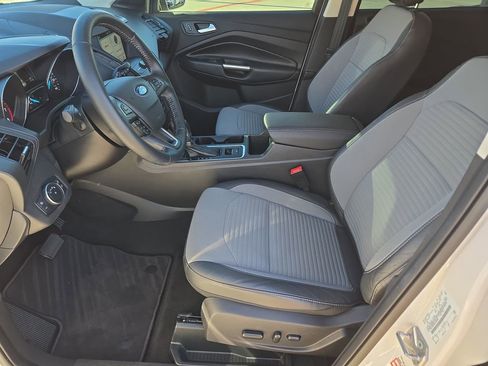 Used 2019 Ford Escape SE image 15